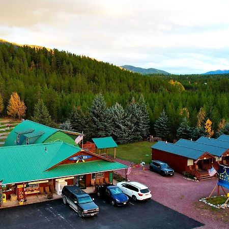 Sky Eco - Glacier General Store And Cabins Coram Kültér fotó