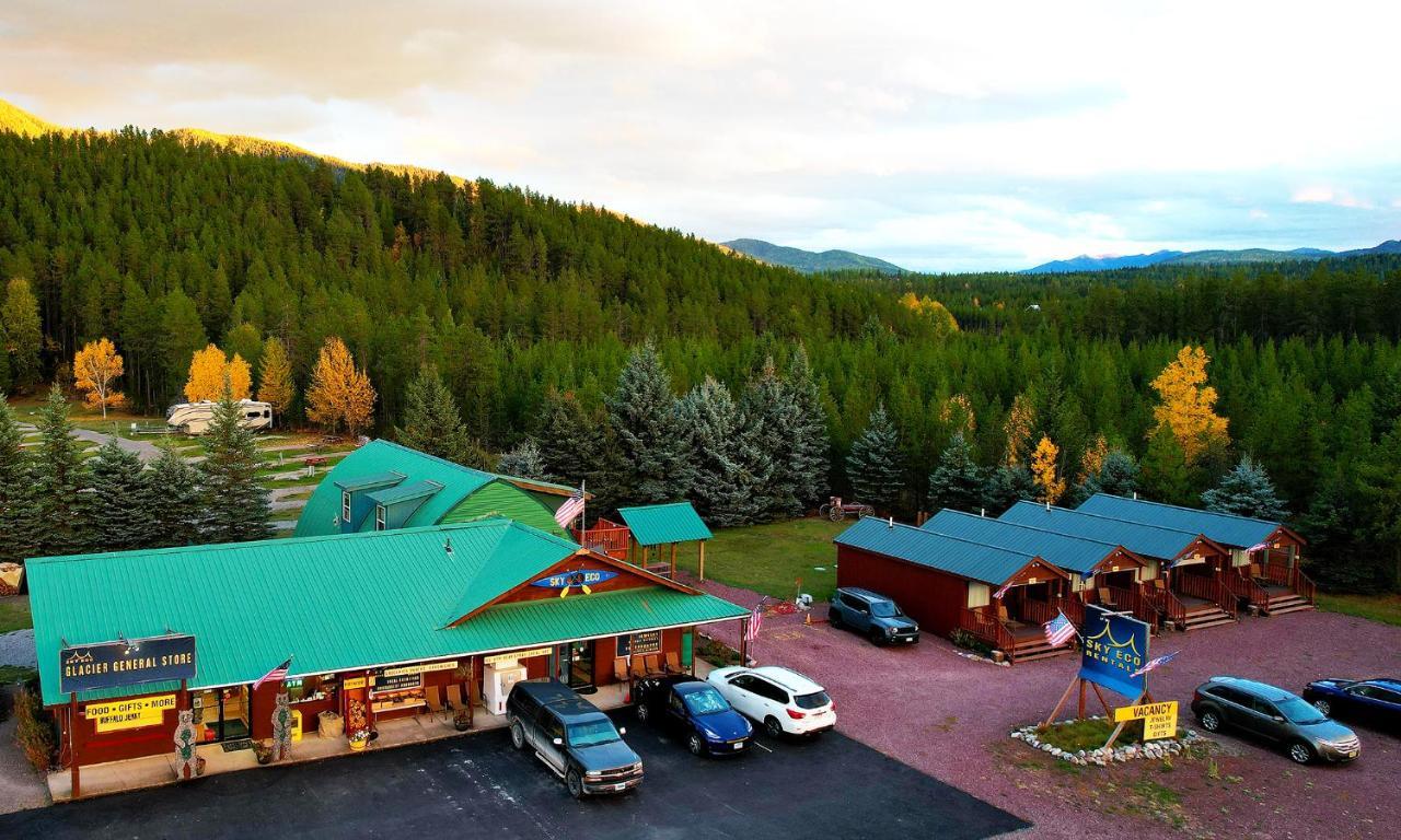 Sky Eco - Glacier General Store And Cabins Coram Kültér fotó
